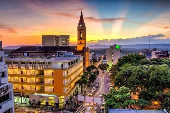 NEIVA ENCANTADORA Y NATURAL